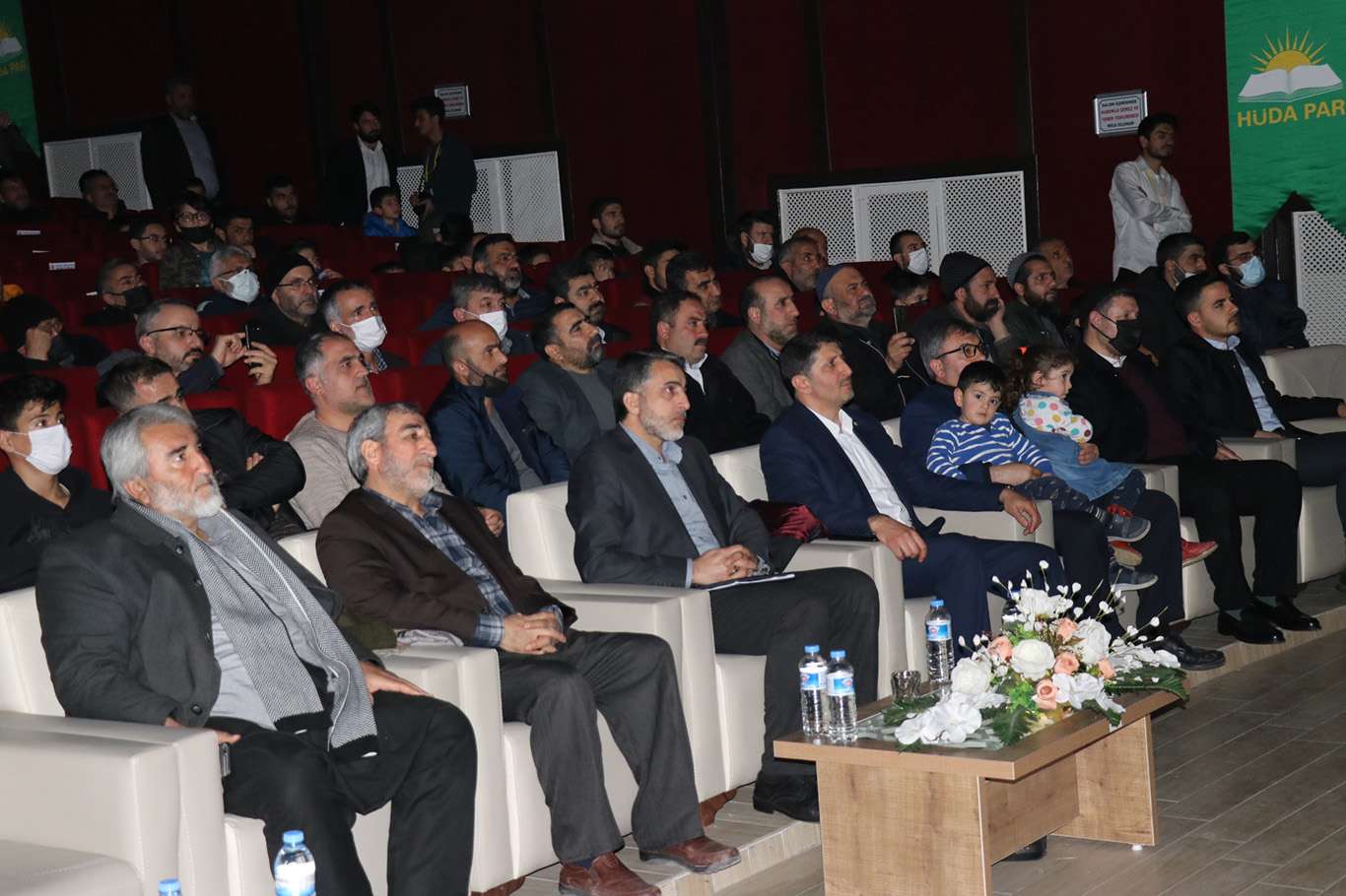 HÜDA PAR GİK Üyesi Emiroğlu: Ya adanmışlardan ya da aldananlardan olacağız